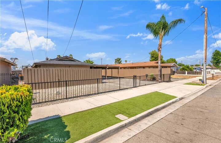 Property Photo:  470 W Kimball  CA 92543 