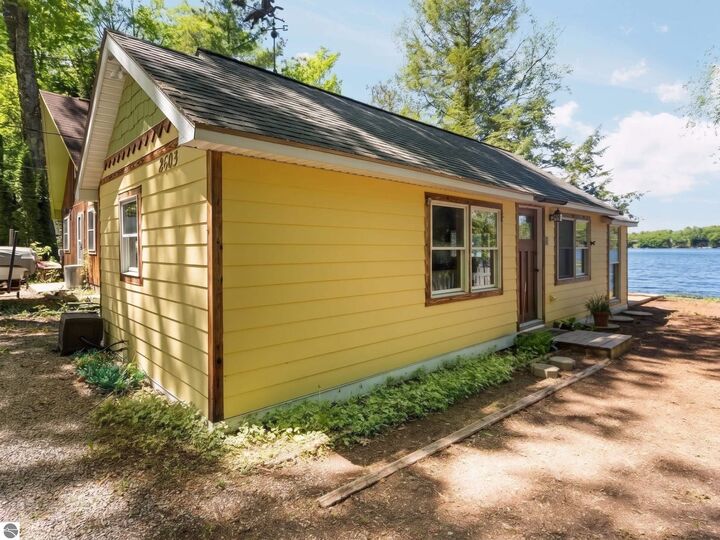 Property Photo:  2603 Crescent Shores Drive  MI 49685 
