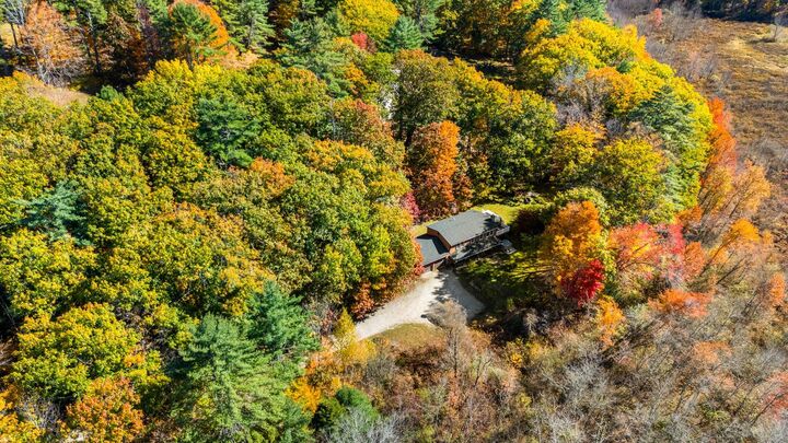 Property Photo:  90 Meetinghouse Hill Road  NH 03273 
