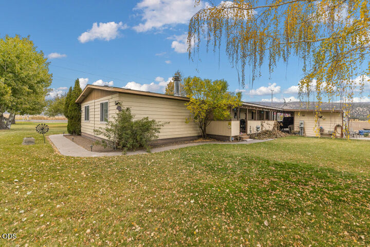 Property Photo:  34990 Stastny Road  OR 97632 