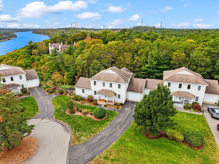 Property Photo:  2 E Beach Plum Ln 2E  MA 02532 