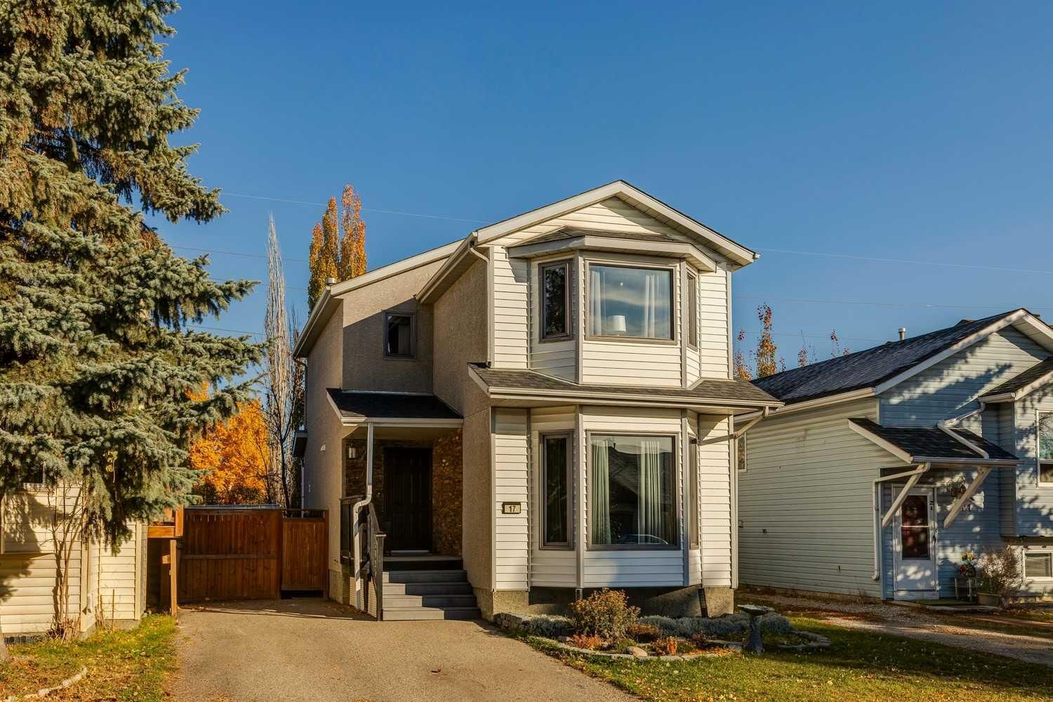 Property Photo:  17 Shawglen Court SW  AB T2Y 2R1 