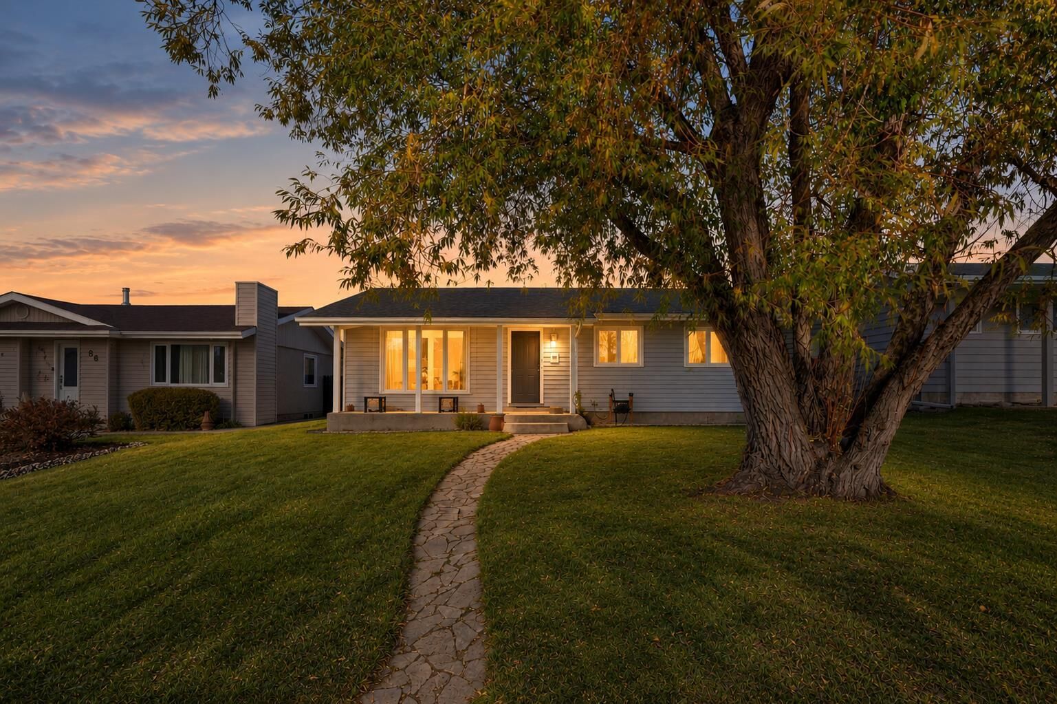 Property Photo:  82 Baird Street  AB T4R 1H4 