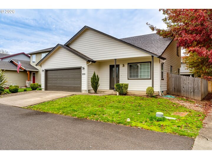 Property Photo:  555 Hollyhock Ln  OR 97404 
