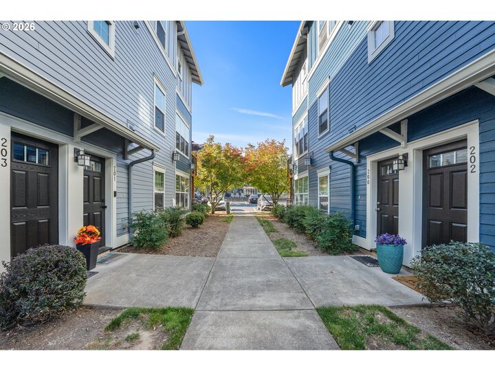 Property Photo: 22846 SW Forest Creek Dr 202 OR 97140
