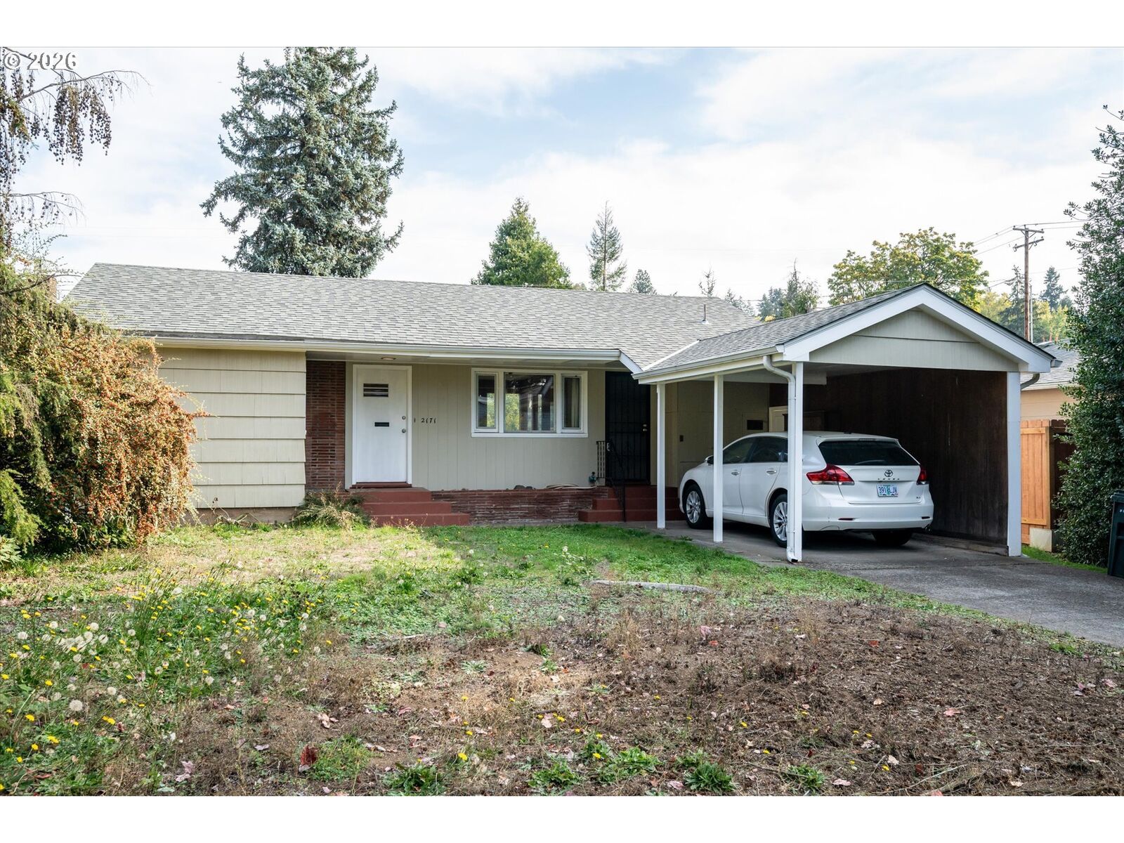 Property Photo: 2171 Madison St OR 97405