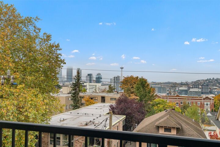 Property Photo: 511 E Roy Street 409 WA 98102