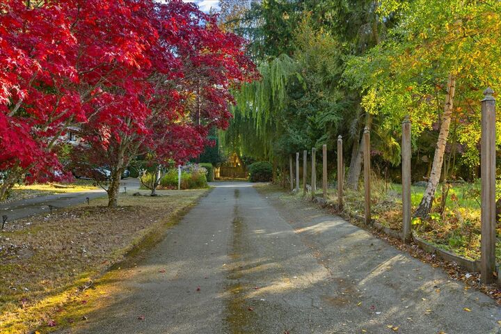 Property Photo: 8608 184th Street SW WA 98026