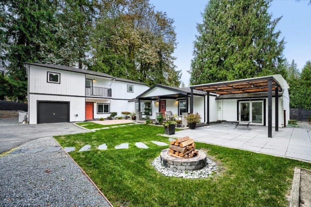 Property Photo:  18824 SE 164th Street  WA 98058 