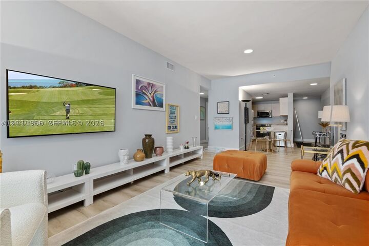 Property Photo: 185 SE 14th Ter 1503 FL 33131