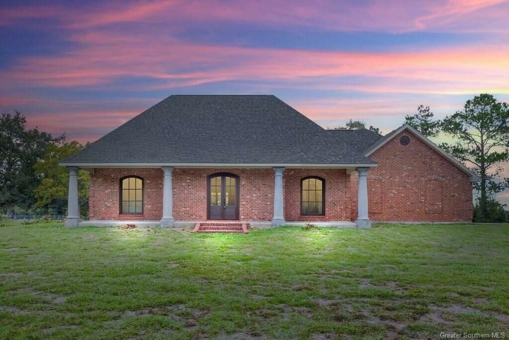 Property Photo:  6940 Abigail Lane  LA 70665 