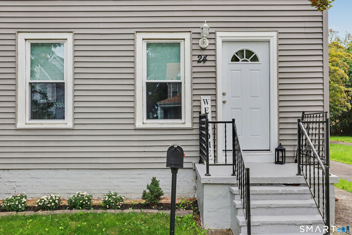 Property Photo:  24 Beacon Street  CT 06514 
