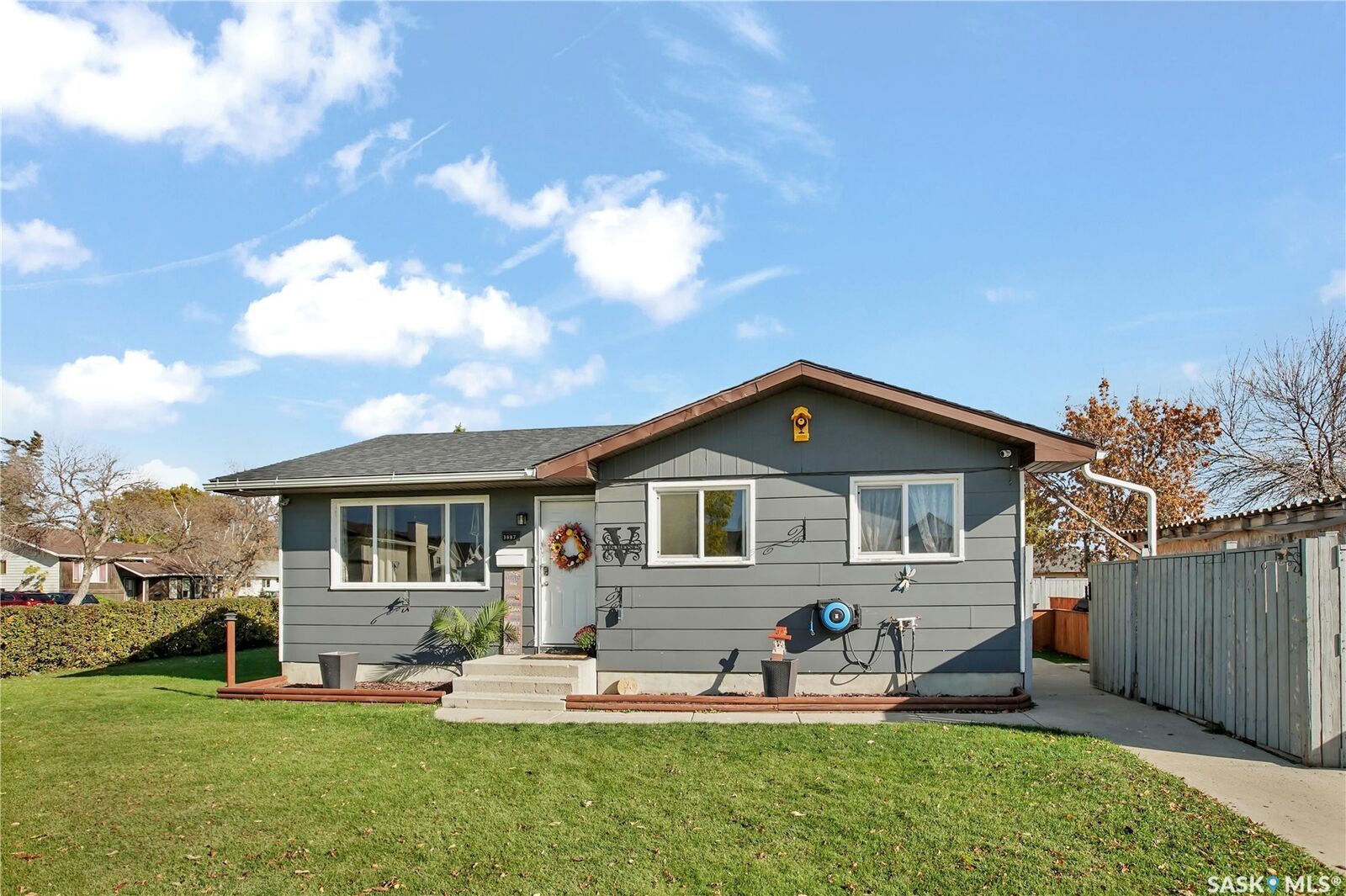 Property Photo: 3887 Miyo-Wâhkôhtowin Road SK S7L 5T1