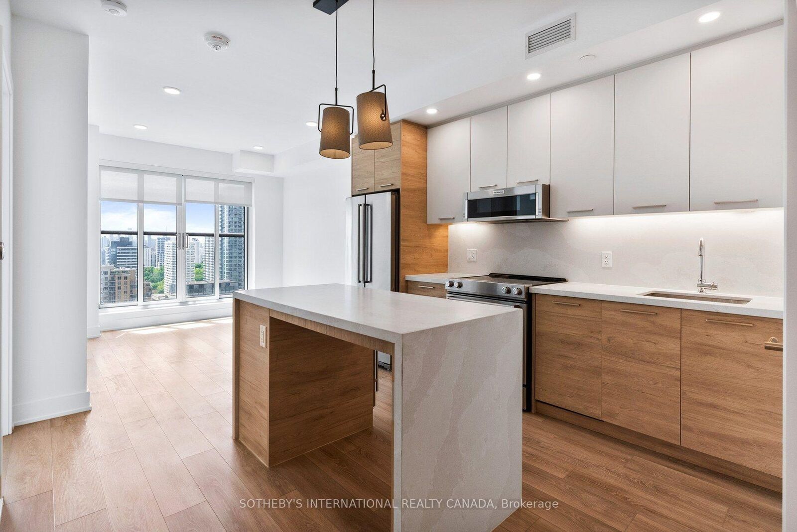 Property Photo:  200 Redpath Avenue 303  ON M4P 0E6 