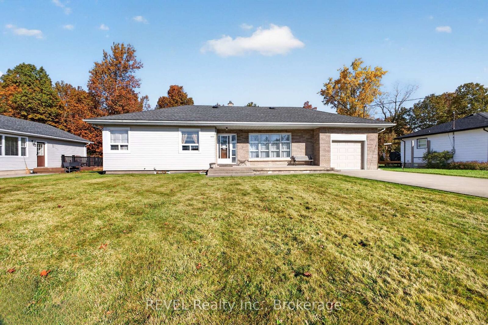 Property Photo:  482 Walden Boulevard E  ON L2A 1R9 