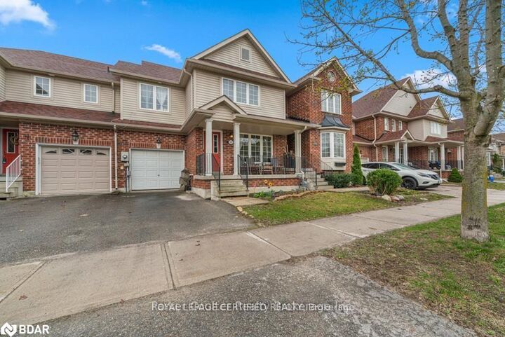 Property Photo:  133 Thrushwood Drive  ON L4N 0Z1 