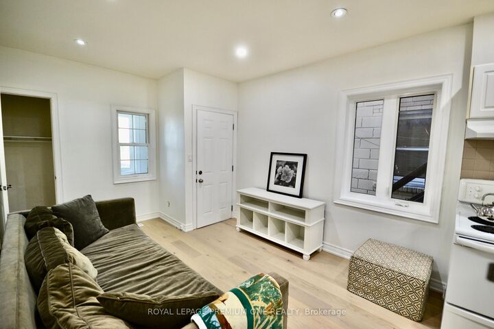 Property Photo:  312 Rustic Road B  ON M6L 1W5 