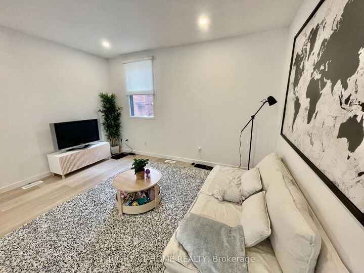 Property Photo:  367 Howland Avenue 5  ON M5R 3C1 