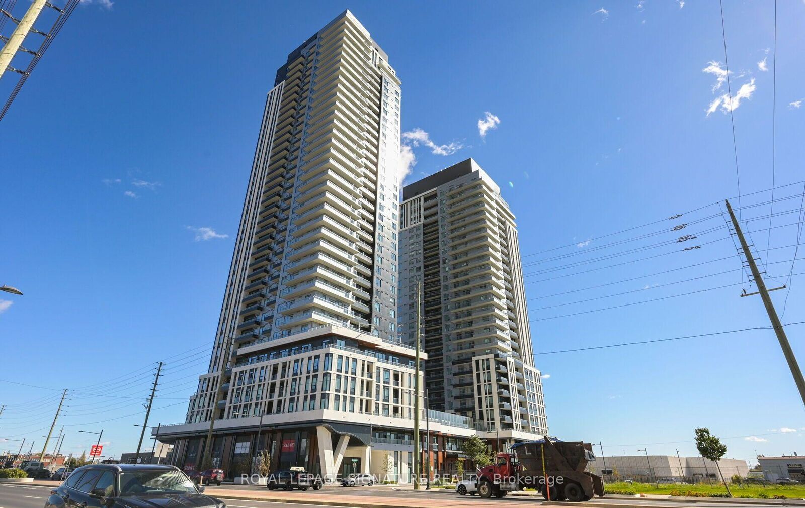 Property Photo:  5 Meadowdale Road 2609  ON L4K 0C7 