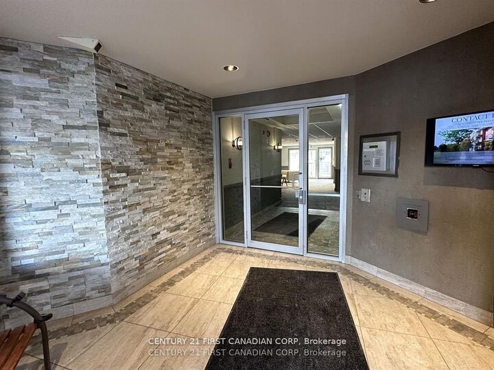 Property Photo:  5 Jacksway Crescent 208  ON N5X 3T6 