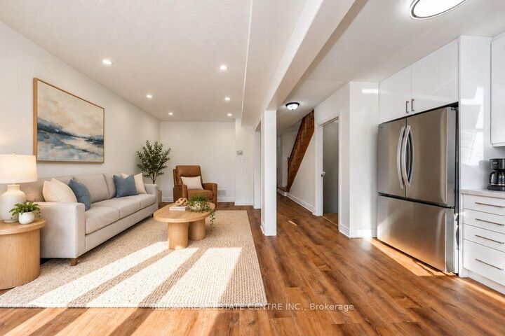 Property Photo:  666 Madame Street  ON L5W 1H1 