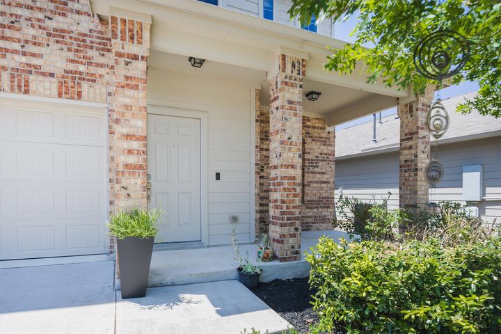 Property Photo: 5917 Bell Tower Lane TX 78747