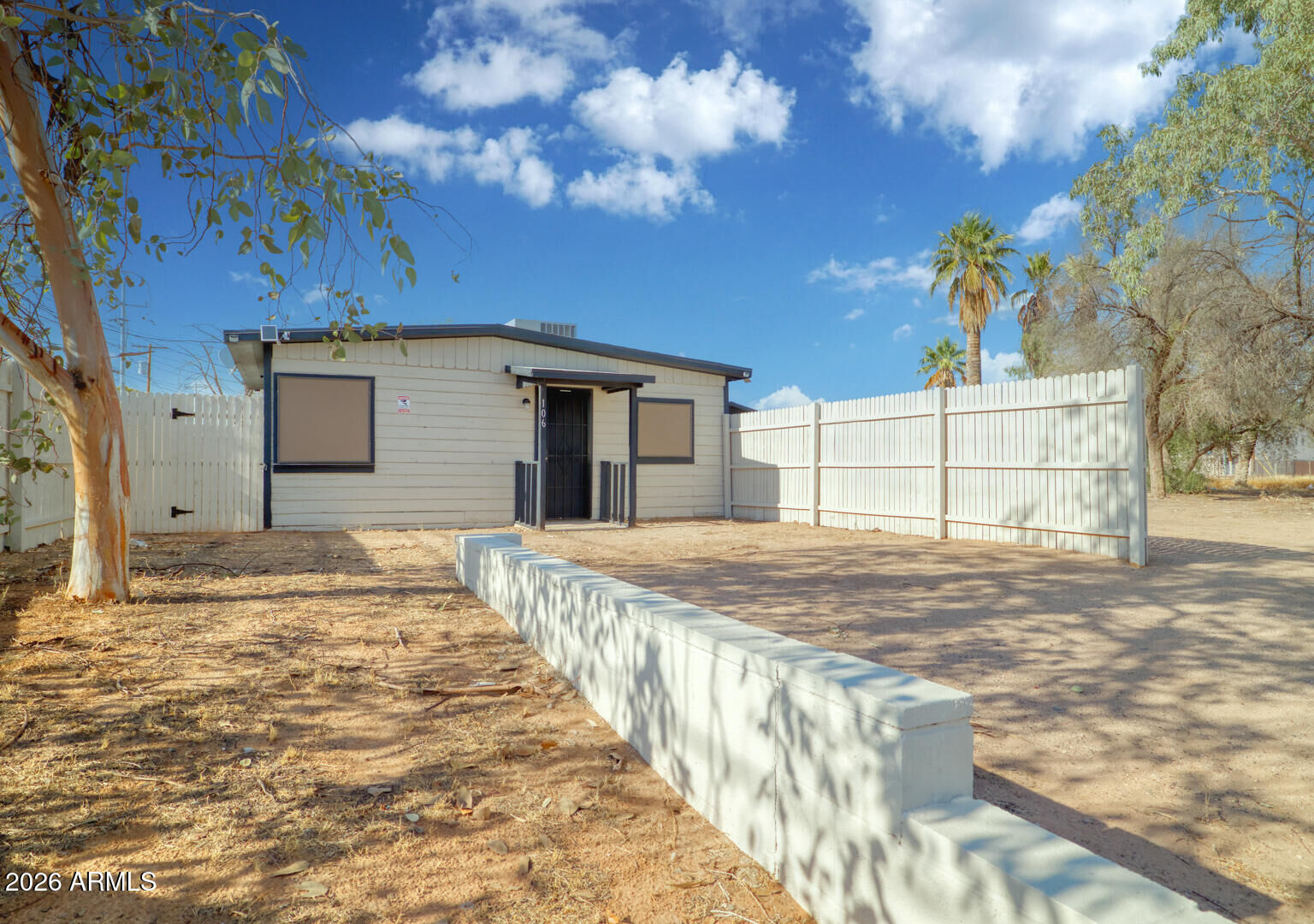 Property Photo: 1005 N Center Avenue AZ 85122