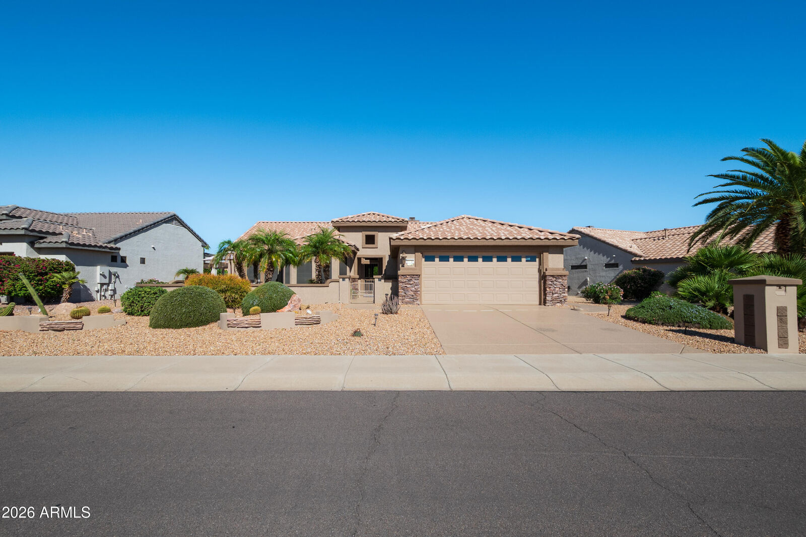 Property Photo: 15710 W Linksview Drive AZ 85374