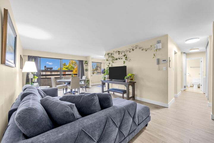 Property Photo: 515 Eleventh Street 203 BC V3M 4G4
