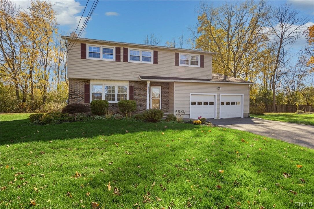 Property Photo:  4238 Black Oak Circle  NY 13088 