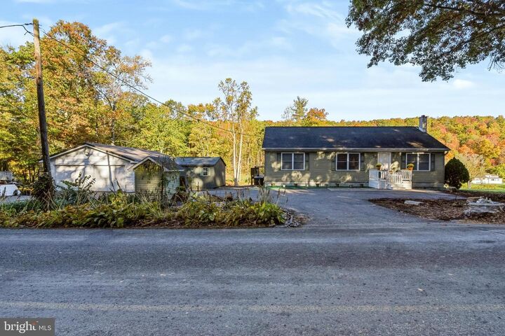 Property Photo: 724 Clouser Hollow Road PA 17068