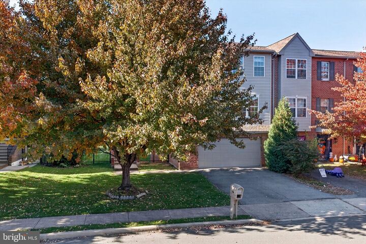 Property Photo:  2815 Sequoia Drive  PA 18062 