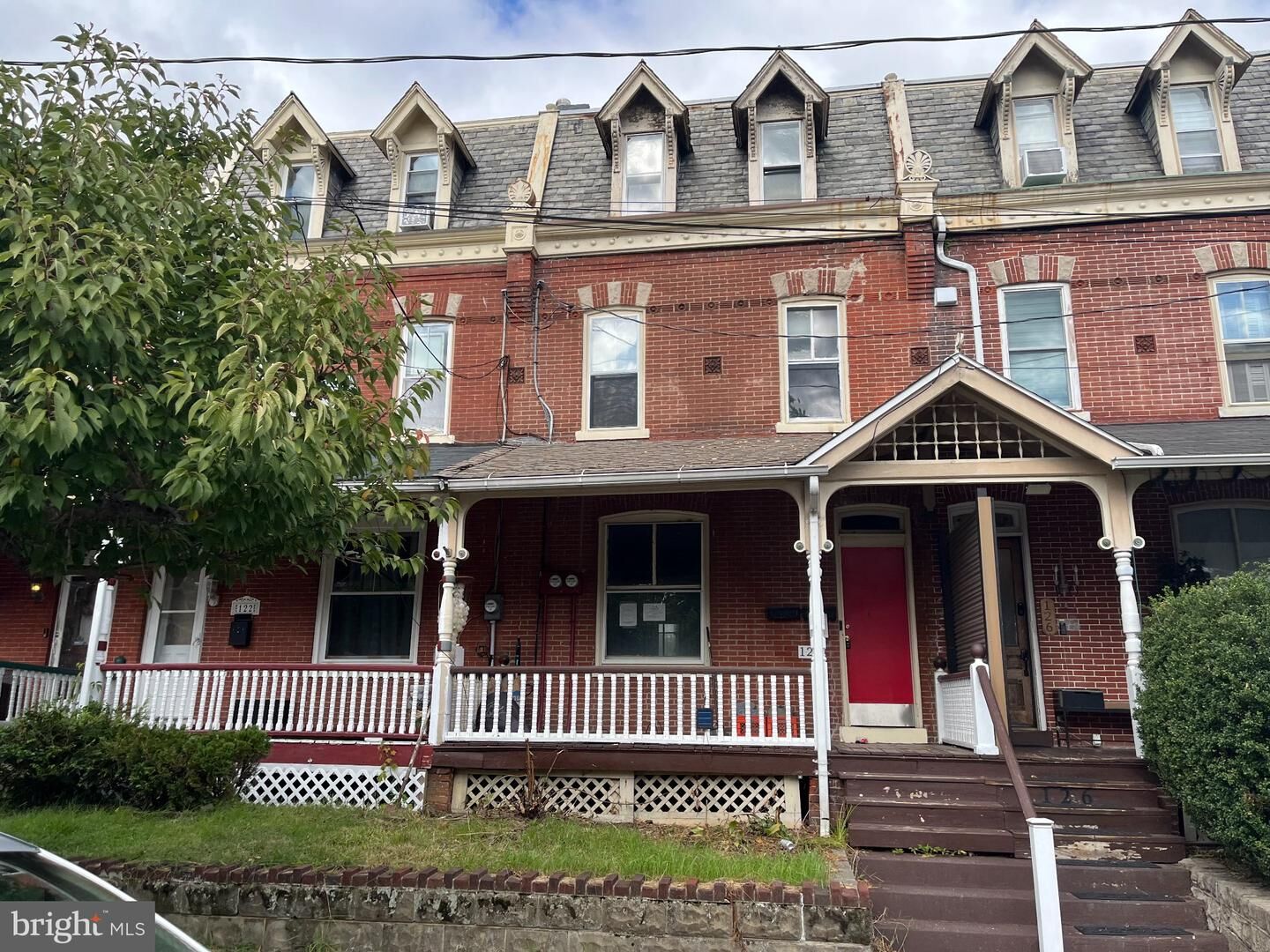 Property Photo:  124 Hunter Street  NJ 08096 