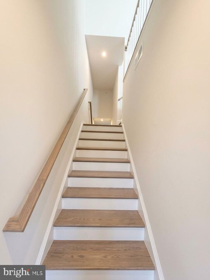 Property Photo: 7026 Whispering Run MD 20613