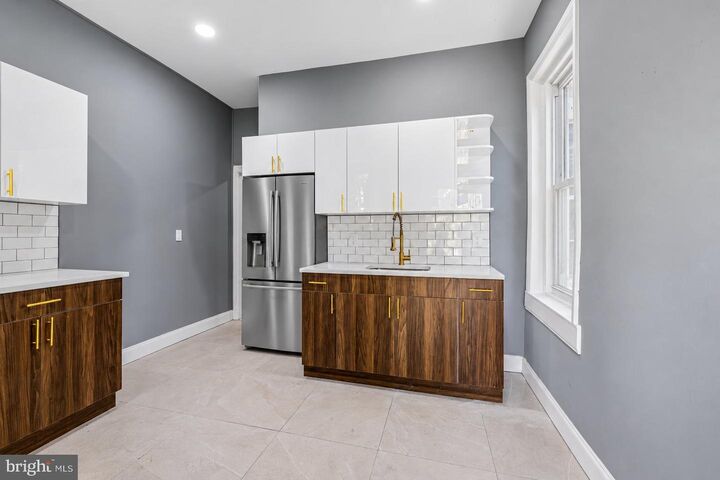 Property Photo:  51 Colonial Avenue  NJ 08618 