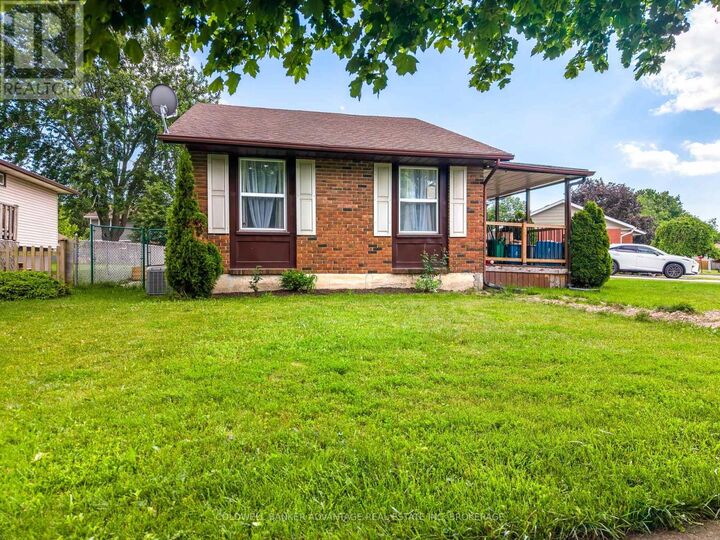 Property Photo:  25 Newleaf Crescent  ON L3C 6B4 