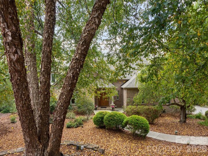 Property Photo:  612 Holt Lane  NC 28803 