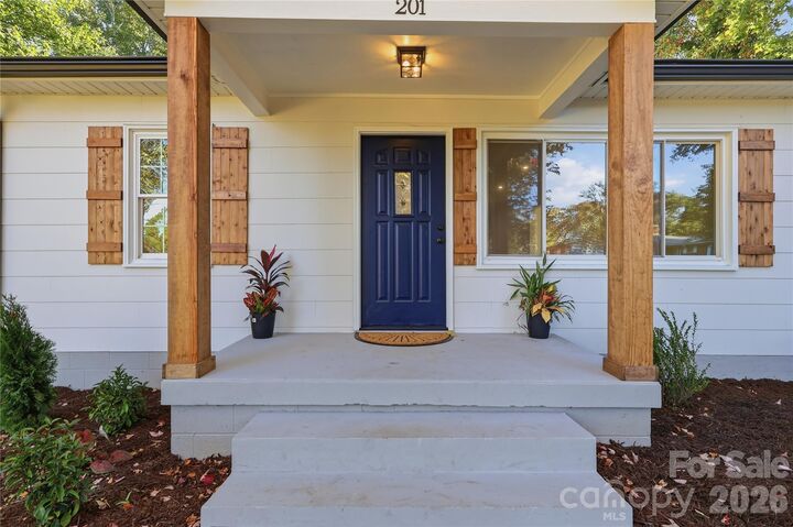 Property Photo: 201 Morlan Park Road NC 28146