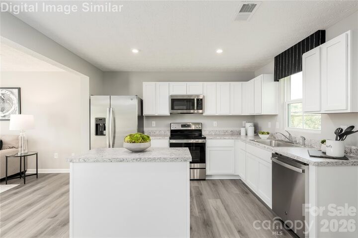 Property Photo: 307 Rigshaw Road NC 28216