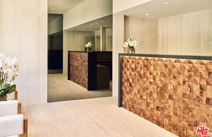 Property Photo: 333 N Palm Dr, Unit 404 CA 90210