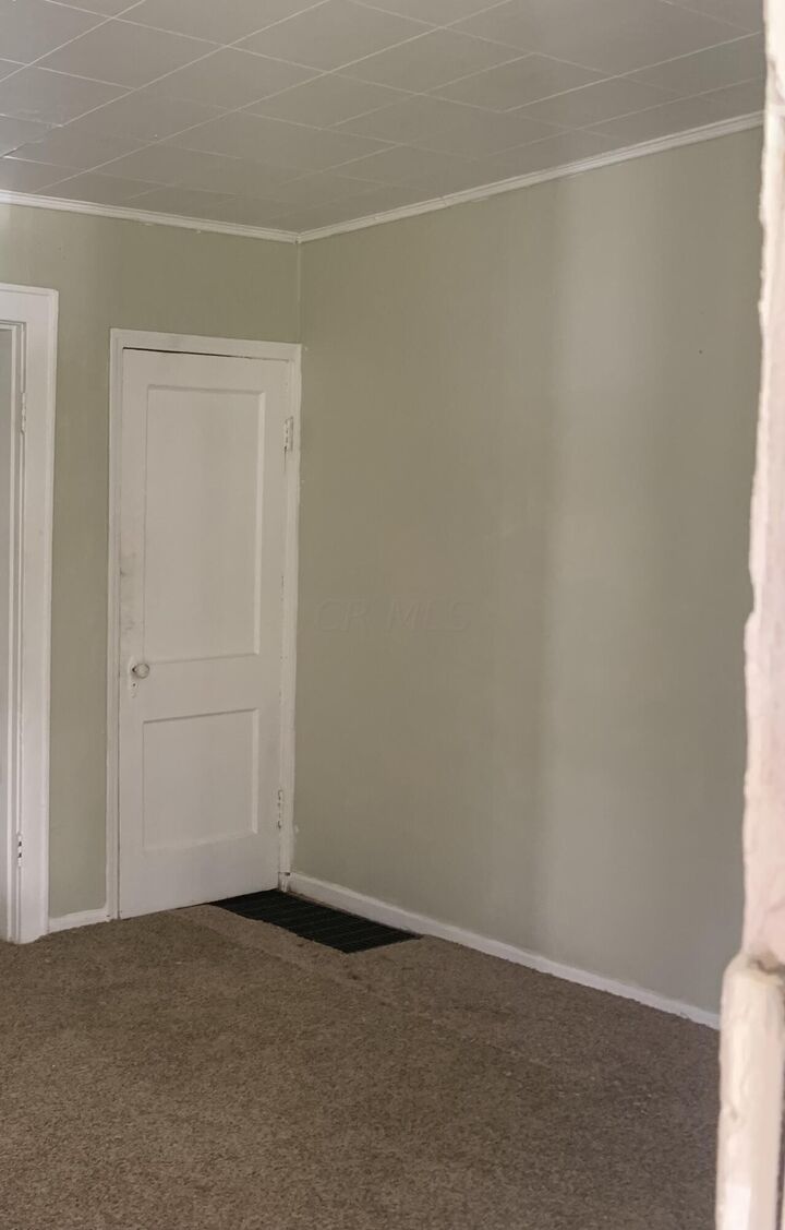 Property Photo: 1043 Seymour Avenue OH 43206