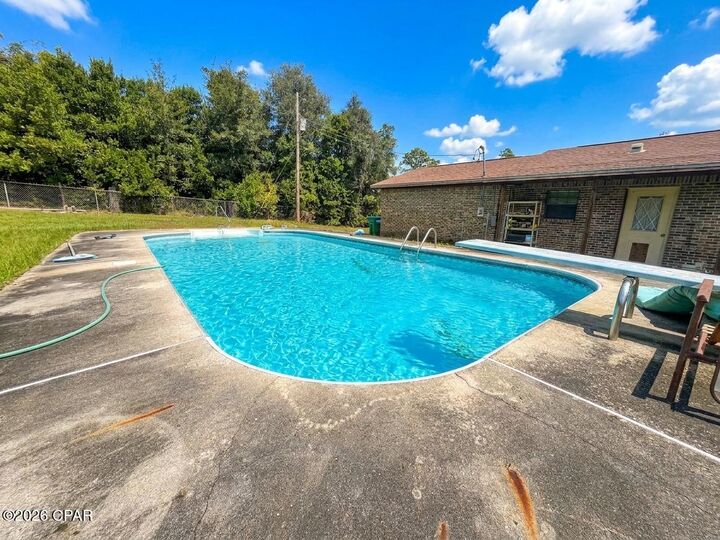 Property Photo: 2191 Mohawk Trail FL 32460