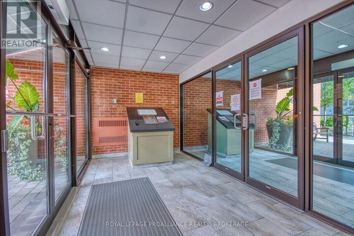 Property Photo:  165 Ontario Street 309  ON K7L 2Y6 
