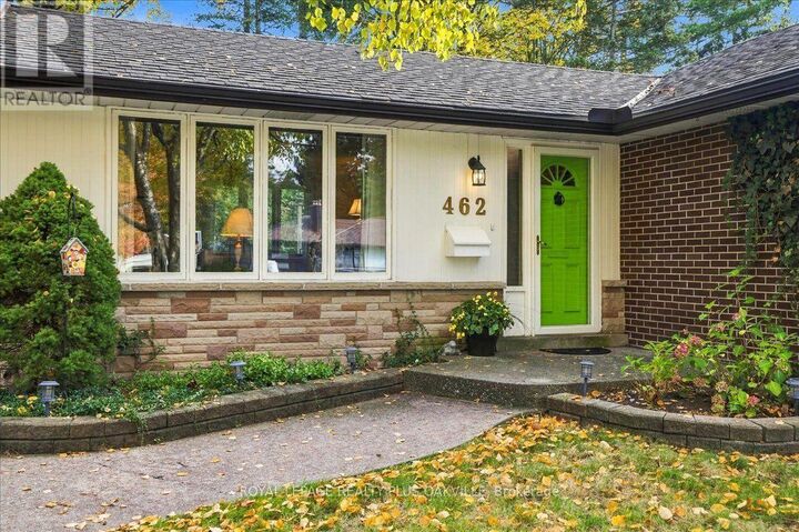 Property Photo:  462 Evergreen Avenue  ON L9G 2P8 