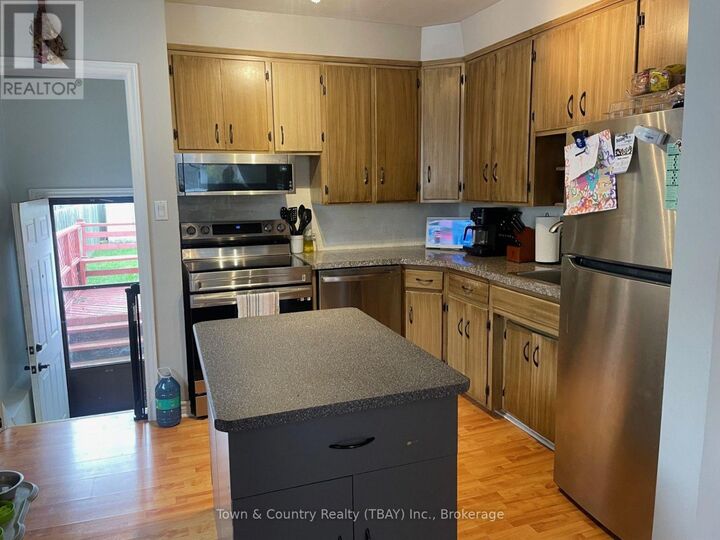 Property Photo:  116 Harold Street South  ON P7E 1K4 