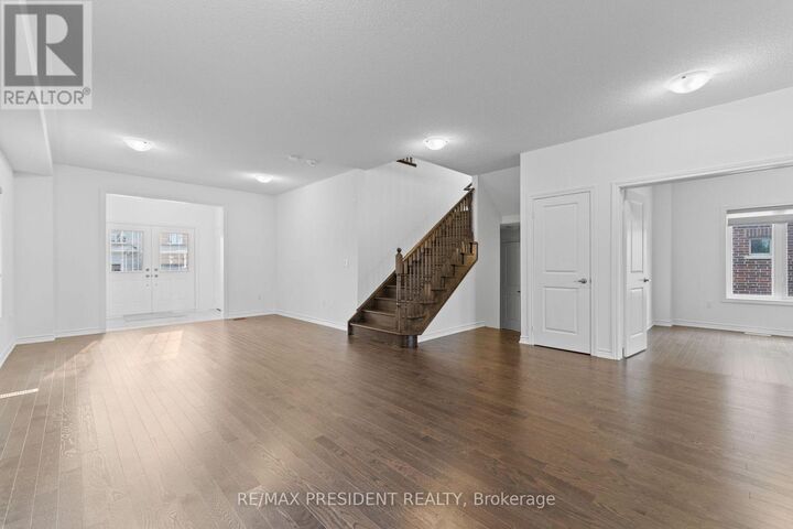 Property Photo:  335 Russell Street  ON N0C 1B0 
