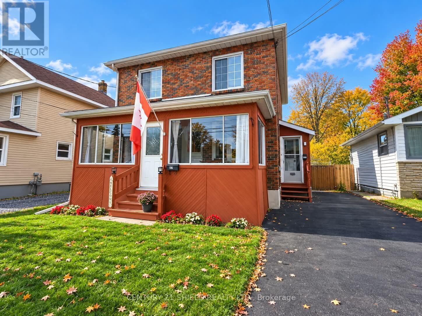 Property Photo: 414 Gloucester Street North ON K6H 3X2
