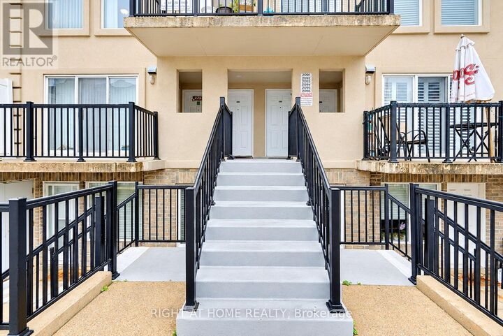 Property Photo: 55 George Appleton Way 2095 ON M3M 0A2