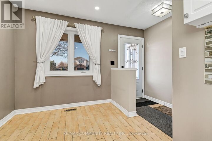 Property Photo:  1376 Trowbridge Drive  ON L1G 7R7 