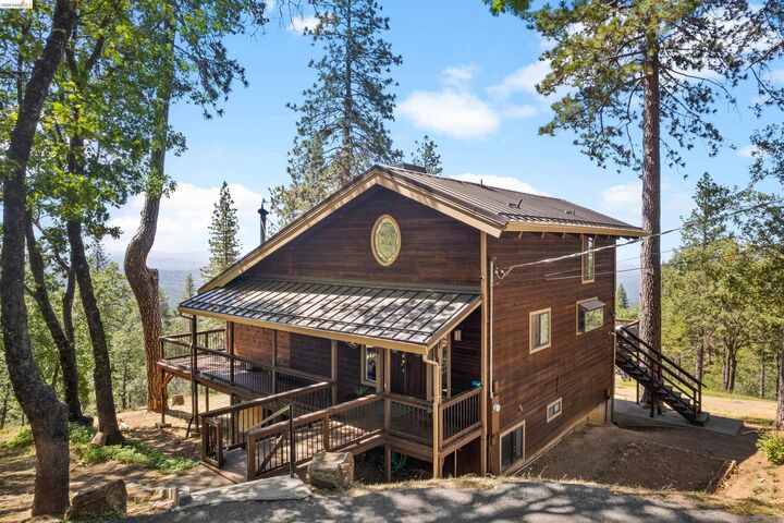 Property Photo: 16300 Old Oak Ranch Rd CA 95370